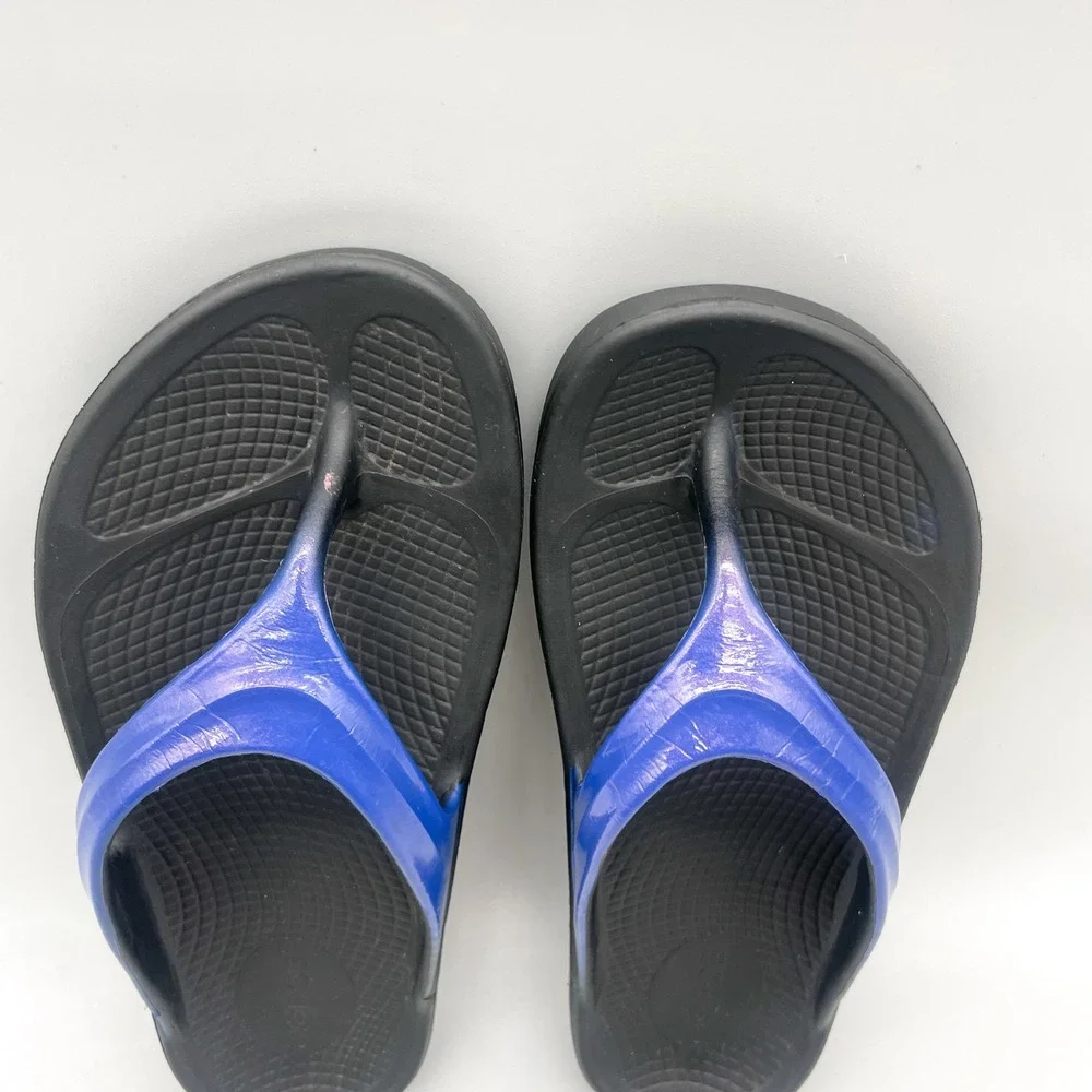 Oofos Womens 7 OOlala Recovery Shoes Thong Sandals Blue Black Yoga Beach Comfort